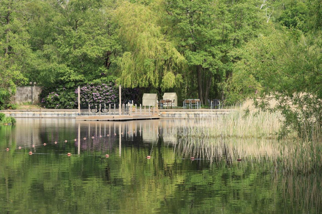 Inn On The Lake เกรฟเซ็นด์ ภายนอก รูปภาพ