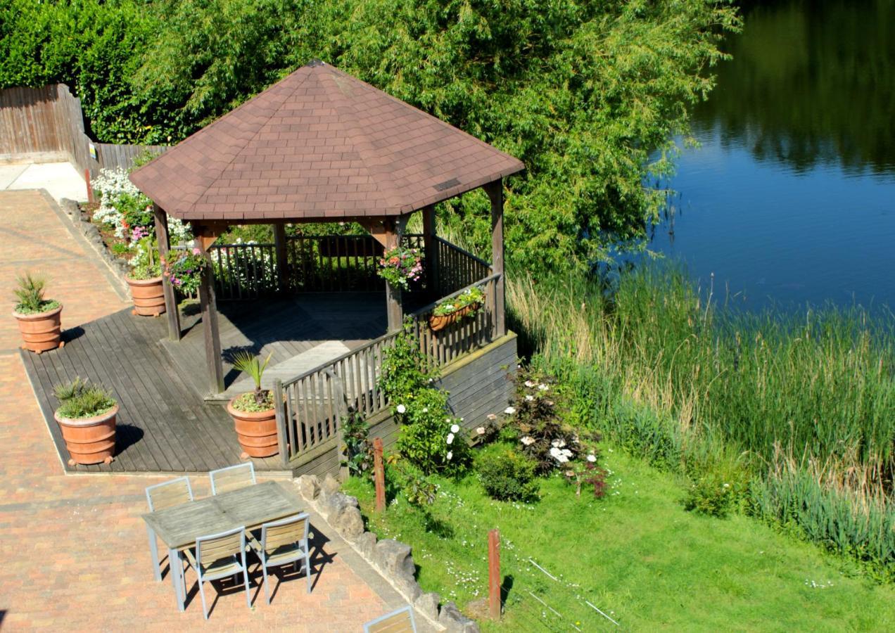 Inn On The Lake เกรฟเซ็นด์ ภายนอก รูปภาพ